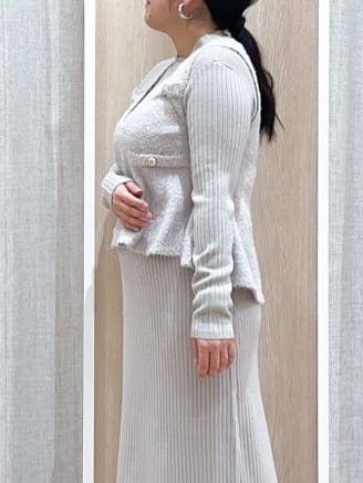 naoさんの「grove｜【2点SET/体型カバー】一枚で決まる、ペプラムベスト&times;ニットワンピース」を使ったコーディネート