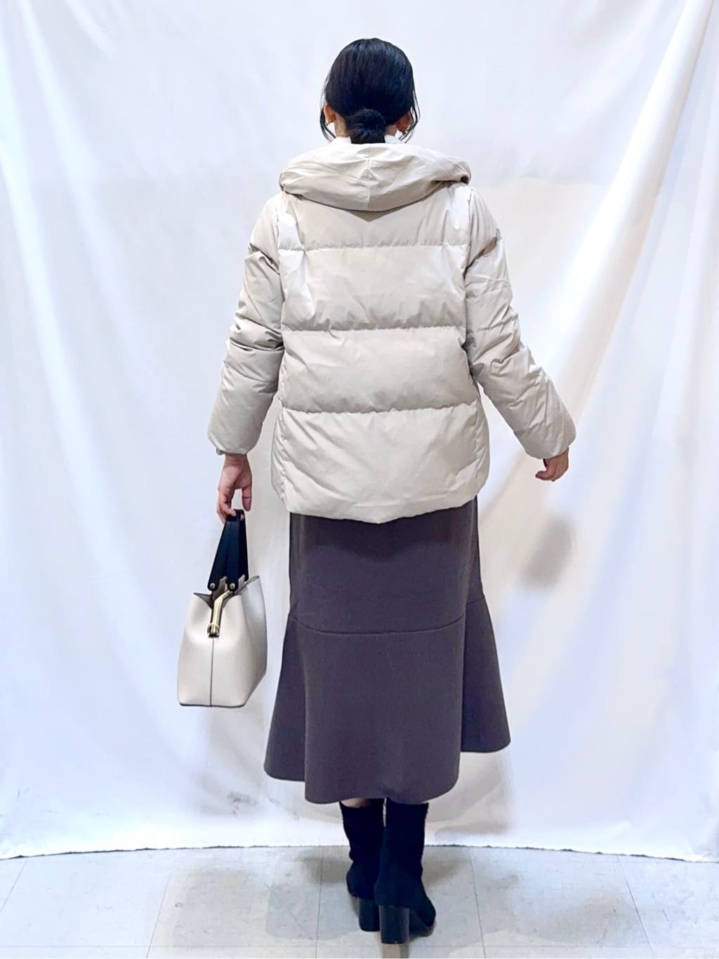 𝐇𝐢𝐫𝐨𝐦𝐢さんの「SHOO･LA･RUE｜【撥水/洗える】ショートフーディーダウン」を使ったコーディネート