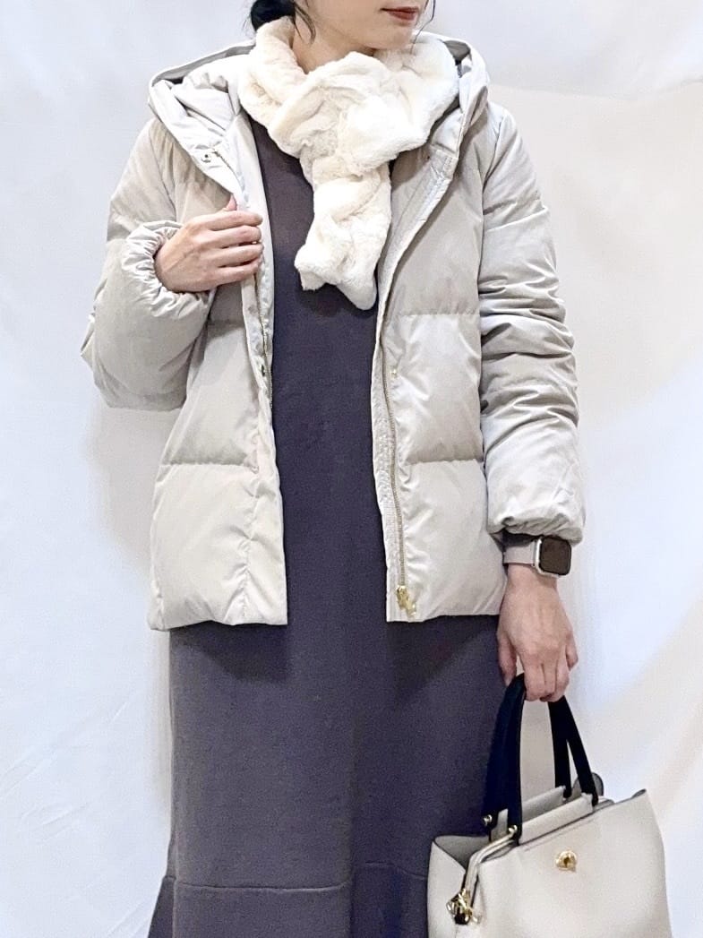 𝐇𝐢𝐫𝐨𝐦𝐢さんの「SHOO･LA･RUE｜【撥水/洗える】ショートフーディーダウン」を使ったコーディネート