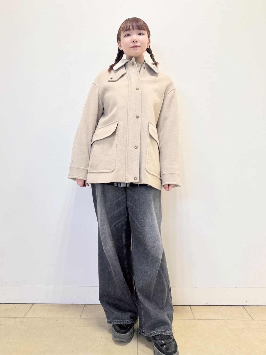 なかもとあきさんの「DRESSTERIOR｜ヴィンテージ加工ワイドデニムパンツ」を使ったコーディネート