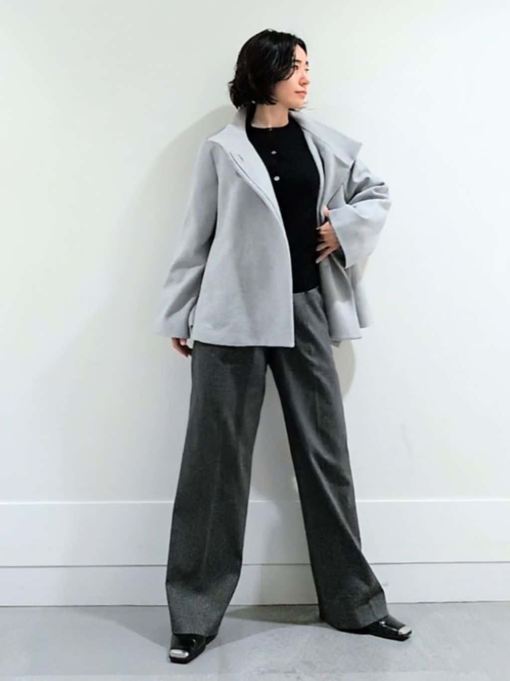 ミズタさんの「UNTITLED｜【着回しが効く／オンオフアウター】ウールショートコート」を使ったコーディネート