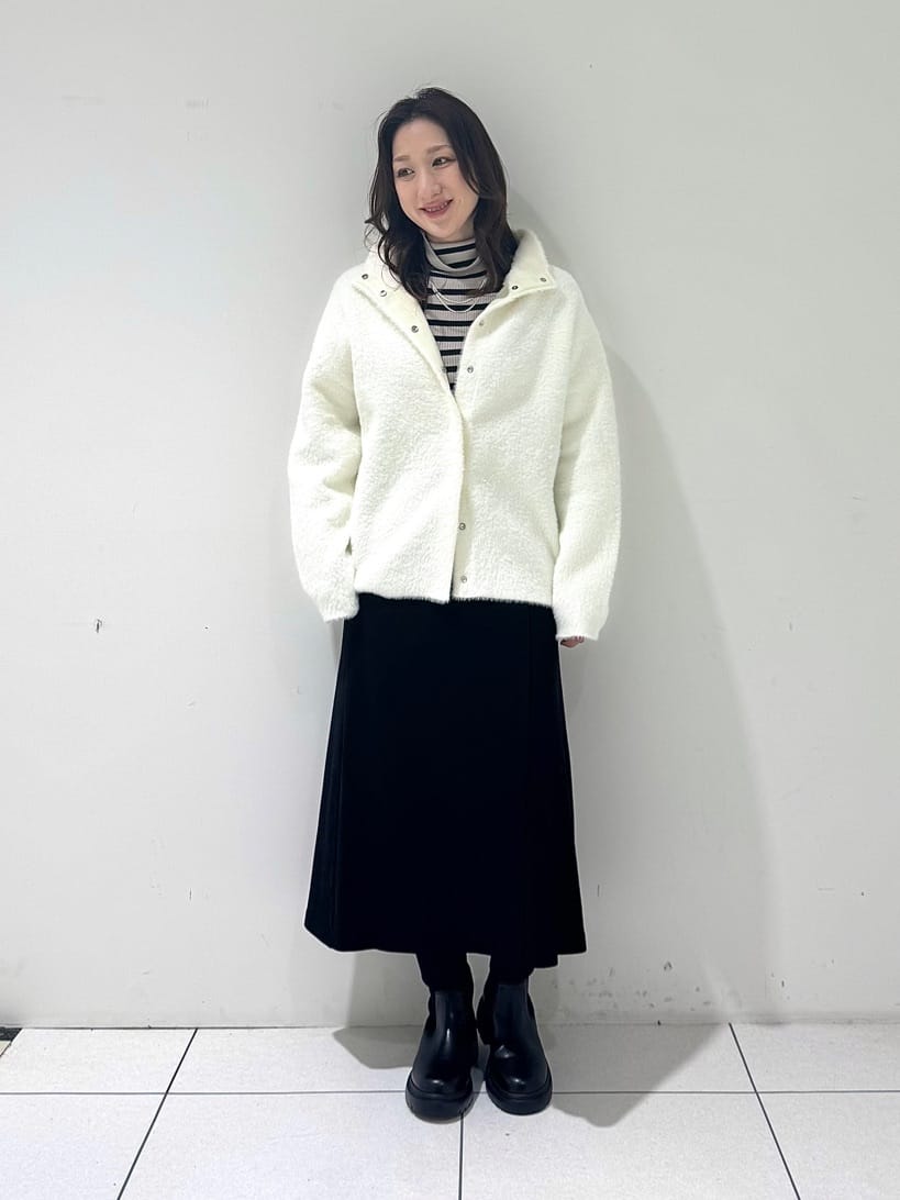 そんさんの「INDIVI｜スタンドネック シャギーモールニット」を使ったコーディネート