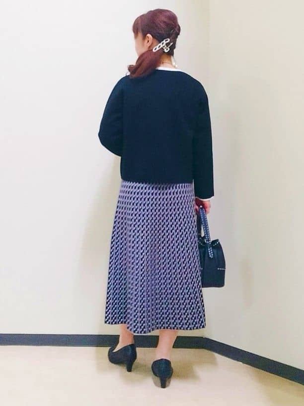 花さんの「Reflect｜【秋映え／単品使い◎／すっきり見え】ブローチ付きニットアンサンブル」を使ったコーディネート