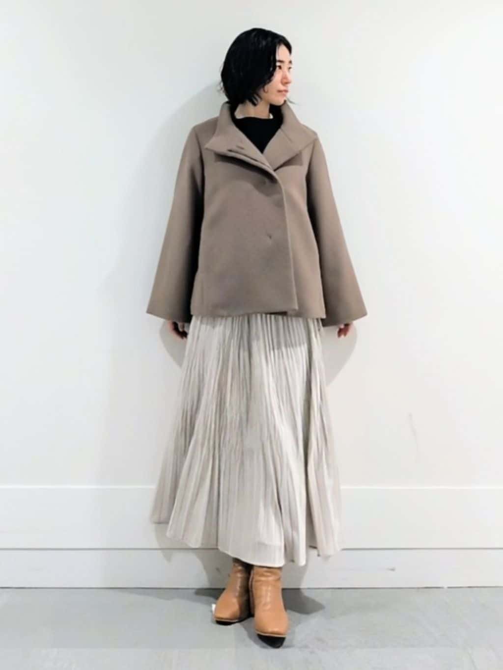 ミズタさんの「UNTITLED｜【着回しが効く／オンオフアウター】ウールショートコート」を使ったコーディネート