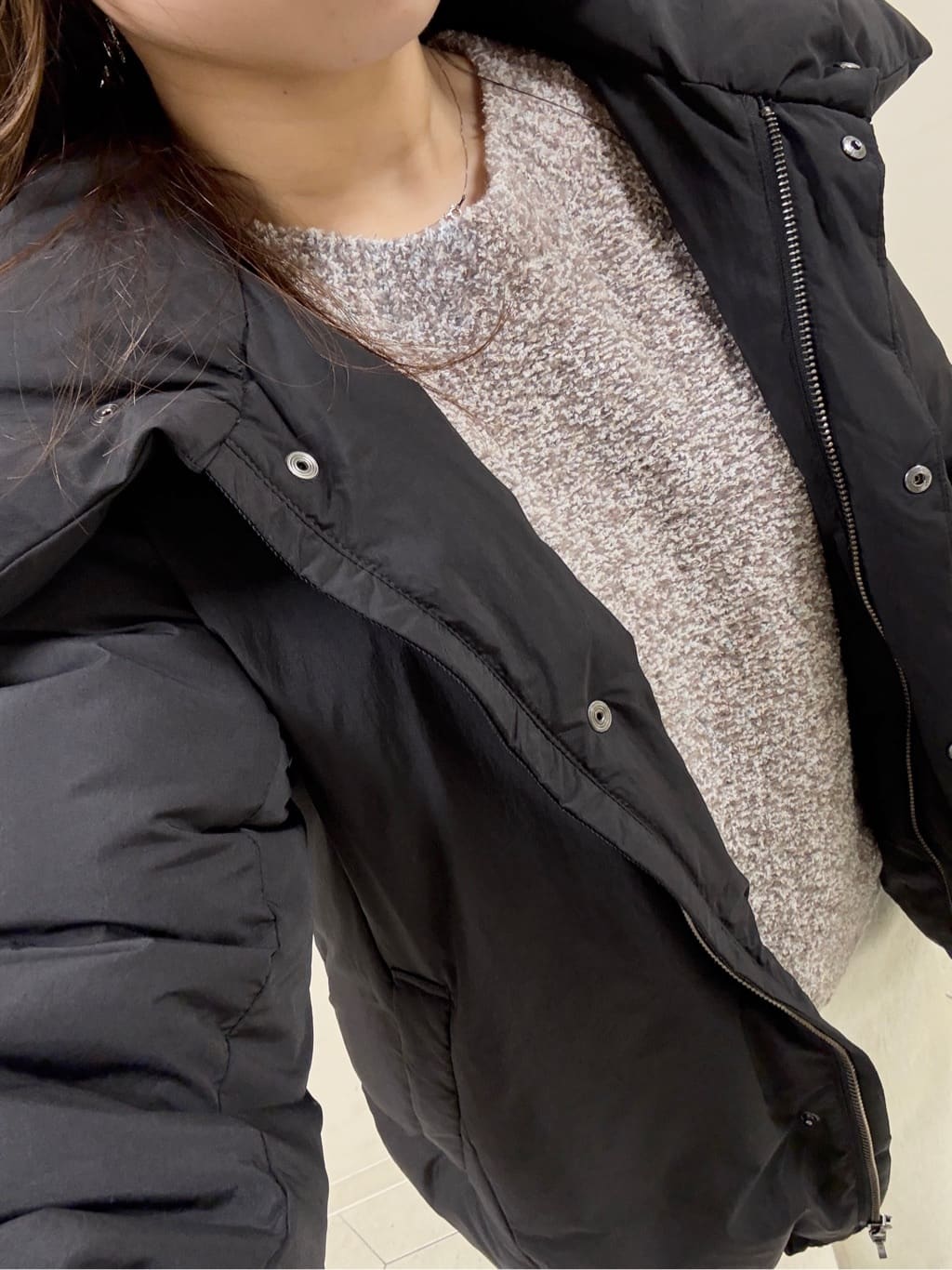 kahoさんの「INDIVI｜【撥水／洗える／デザイン衿】ステッチレス ショートダウンコート」を使ったコーディネート