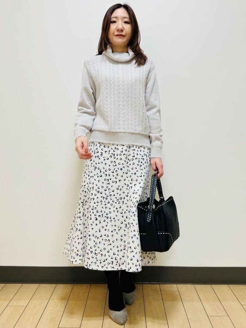 miiiさんの「Reflect｜【ほんのりラメ感◎】ふわふわフェザーヤーンハイネックニット」を使ったコーディネート