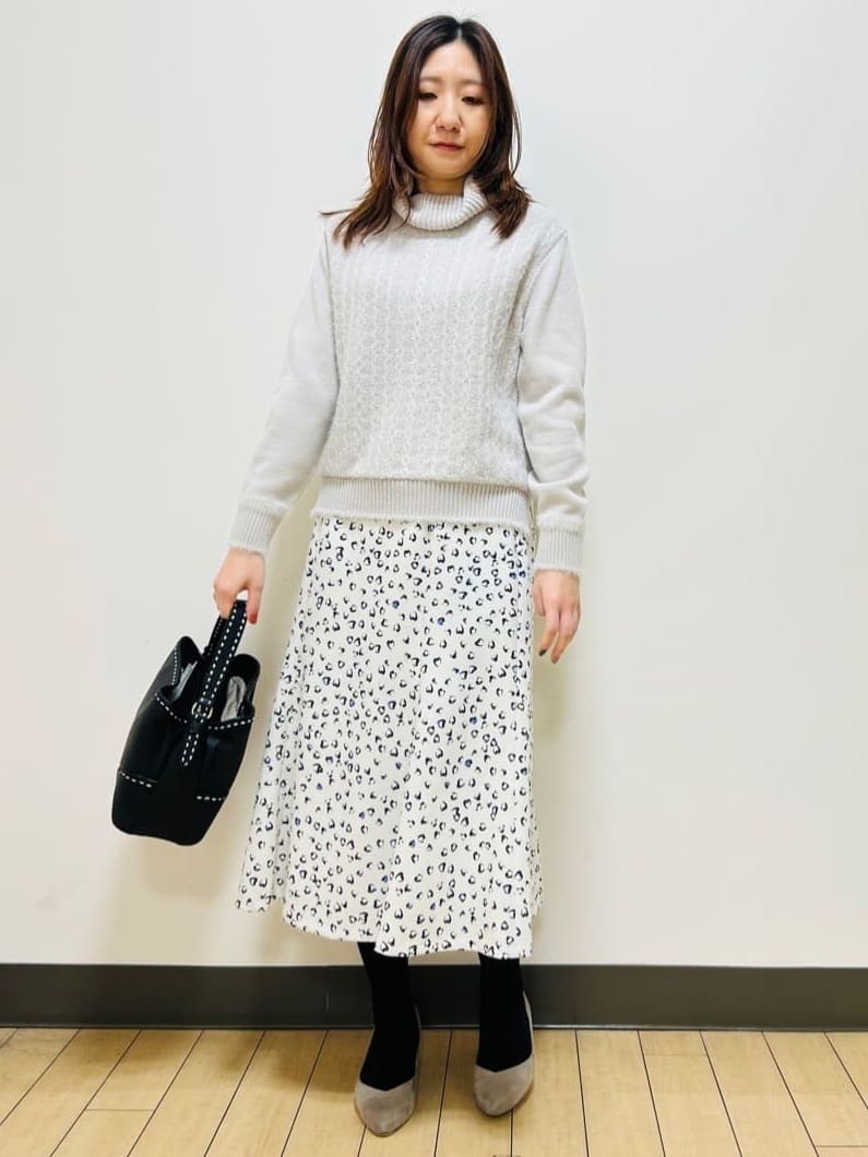 miiiさんの「Reflect｜【ほんのりラメ感◎】ふわふわフェザーヤーンハイネックニット」を使ったコーディネート