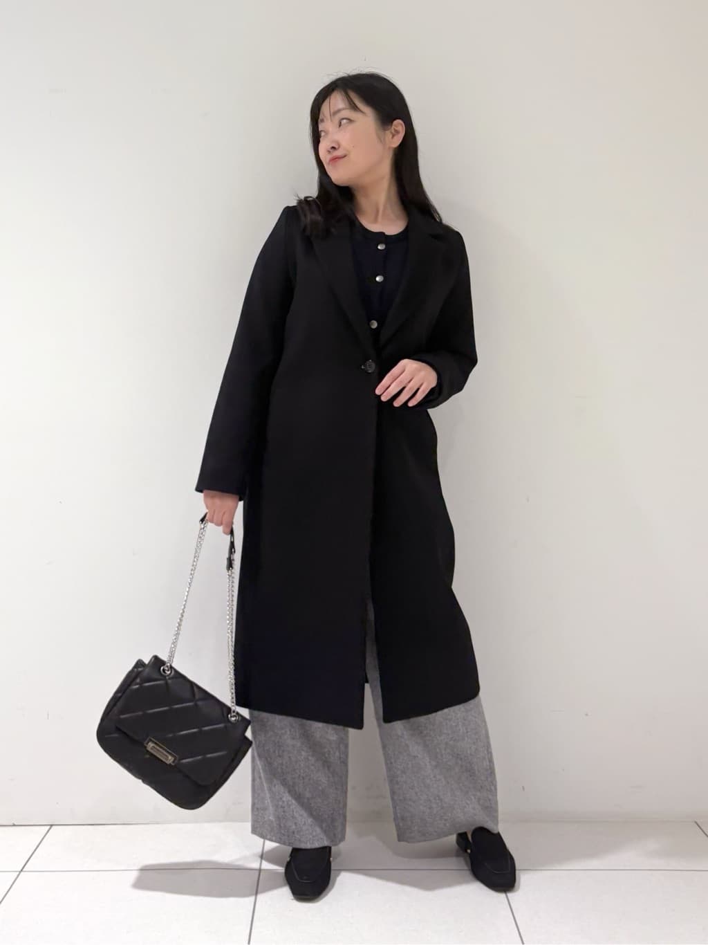 momokoさんの「INDIVI｜【ミニブークレ素材】ジャケットライクカーディガン」を使ったコーディネート