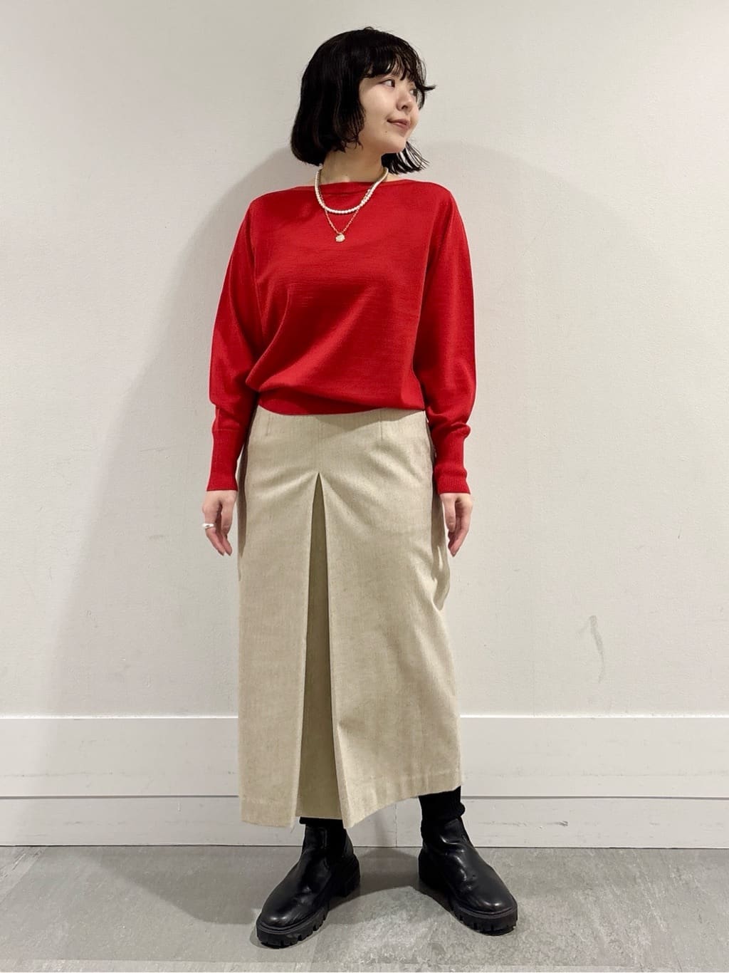 モエカさんの「UNTITLED｜【アンサンブル可/洗える】シルクウールカシミヤ ドルマンスリーブニット」を使ったコーディネート