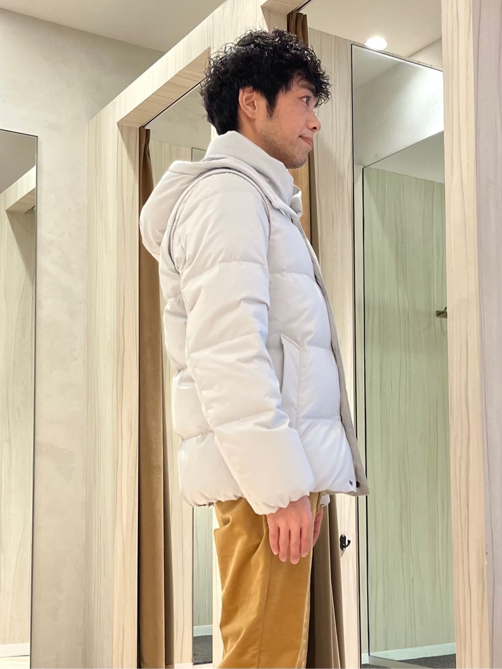 URAさんの「TAKEO KIKUCHI｜【袖取り外し可】デタッチャブル ダウンブルゾン」を使ったコーディネート
