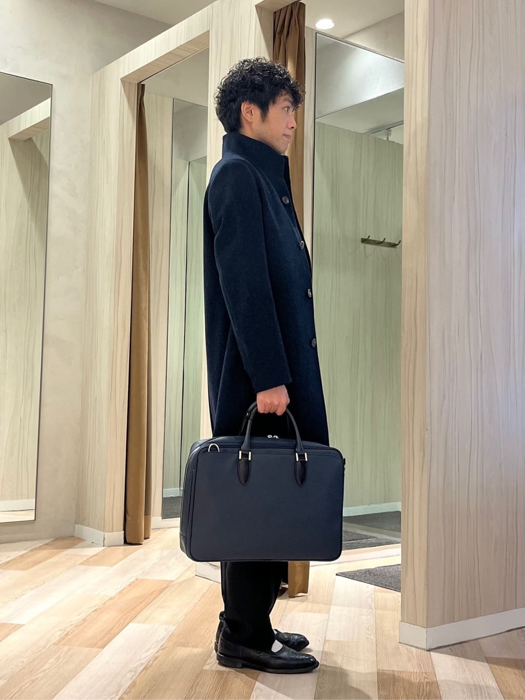 URAさんの「TAKEO KIKUCHI｜【ウールカシミヤブレンド】ビーバー調 スタンドカラー コート」を使ったコーディネート