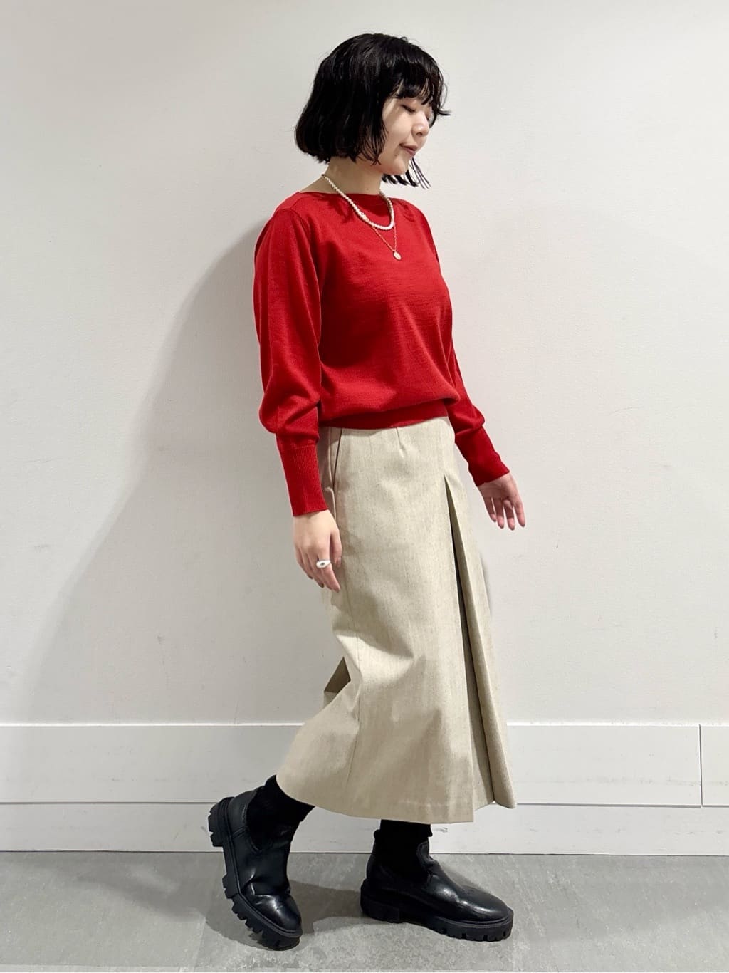 モエカさんの「UNTITLED｜【アンサンブル可/洗える】シルクウールカシミヤ ドルマンスリーブニット」を使ったコーディネート