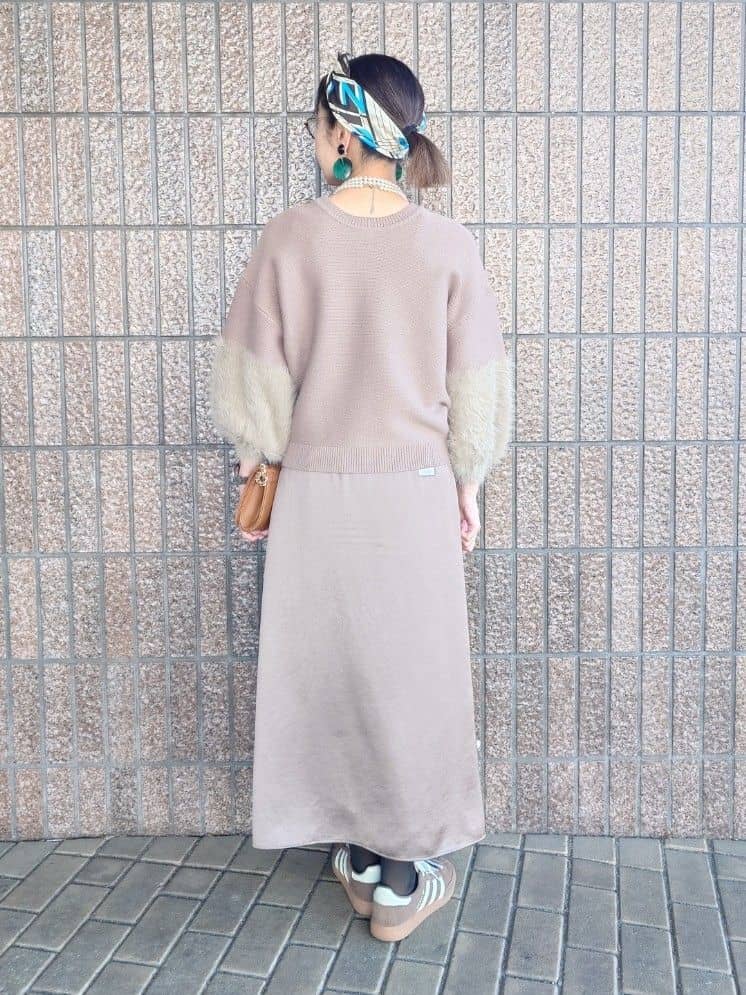 MUTSUKOさんの「UNTITLED｜【TORRAZZO DONNA】ファースリーブ2wayプルオーバー」を使ったコーディネート