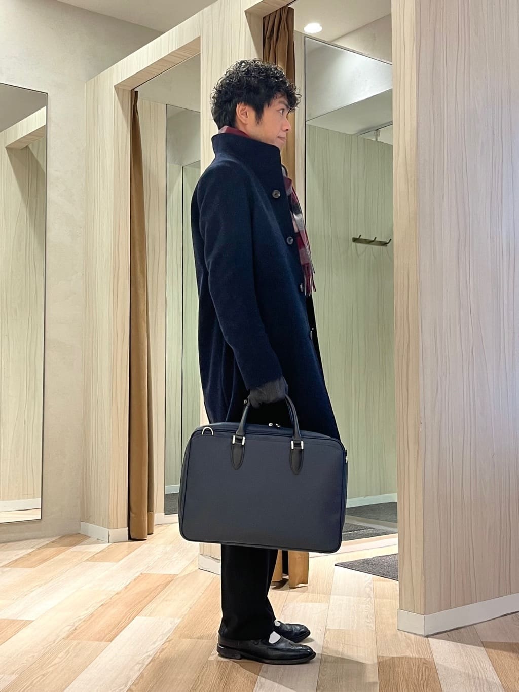 URAさんの「TAKEO KIKUCHI｜【ウールカシミヤブレンド】ビーバー調 スタンドカラー コート」を使ったコーディネート