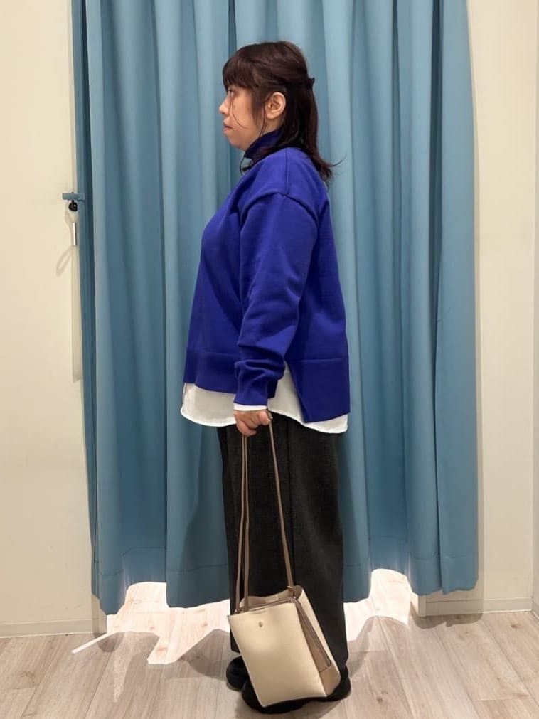 くーさんの「SHOO･LA･RUE｜【2点セット/洗濯機可/S-LL】着回しがきく もちもちハイネックニット+裾シャツインナー」を使ったコーディネート