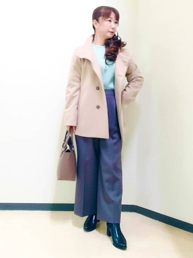 花さんの「Reflect｜【SS-4Lサイズ／衿が顔に当たらない◎】スタンドネックミドルコート」を使ったコーディネート