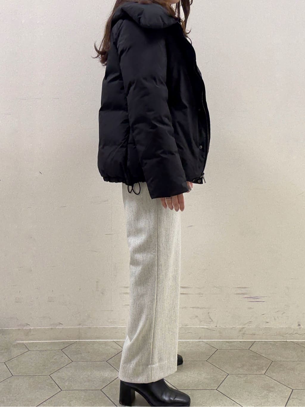 kahoさんの「INDIVI｜【撥水／洗える／デザイン衿】ステッチレス ショートダウンコート」を使ったコーディネート