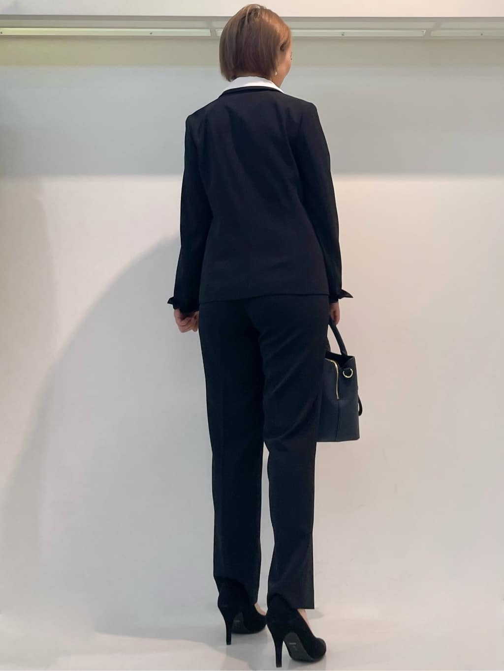 chiiさんの「COUP DE CHANCE｜【手洗い可／ボウタイ取外し可】配色パイピングボウブラウス」を使ったコーディネート