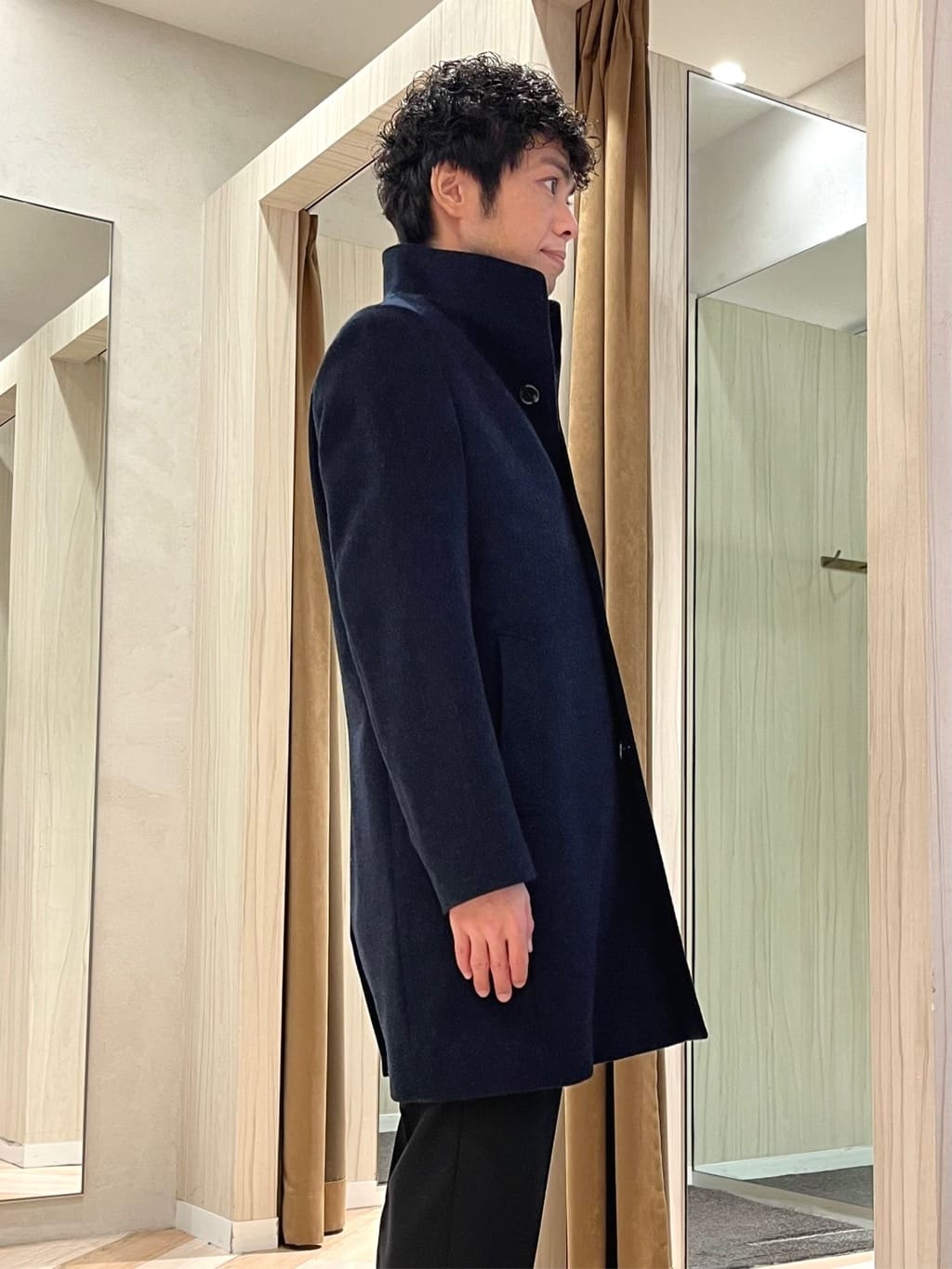 URAさんの「TAKEO KIKUCHI｜【ウールカシミヤブレンド】ビーバー調 スタンドカラー コート」を使ったコーディネート