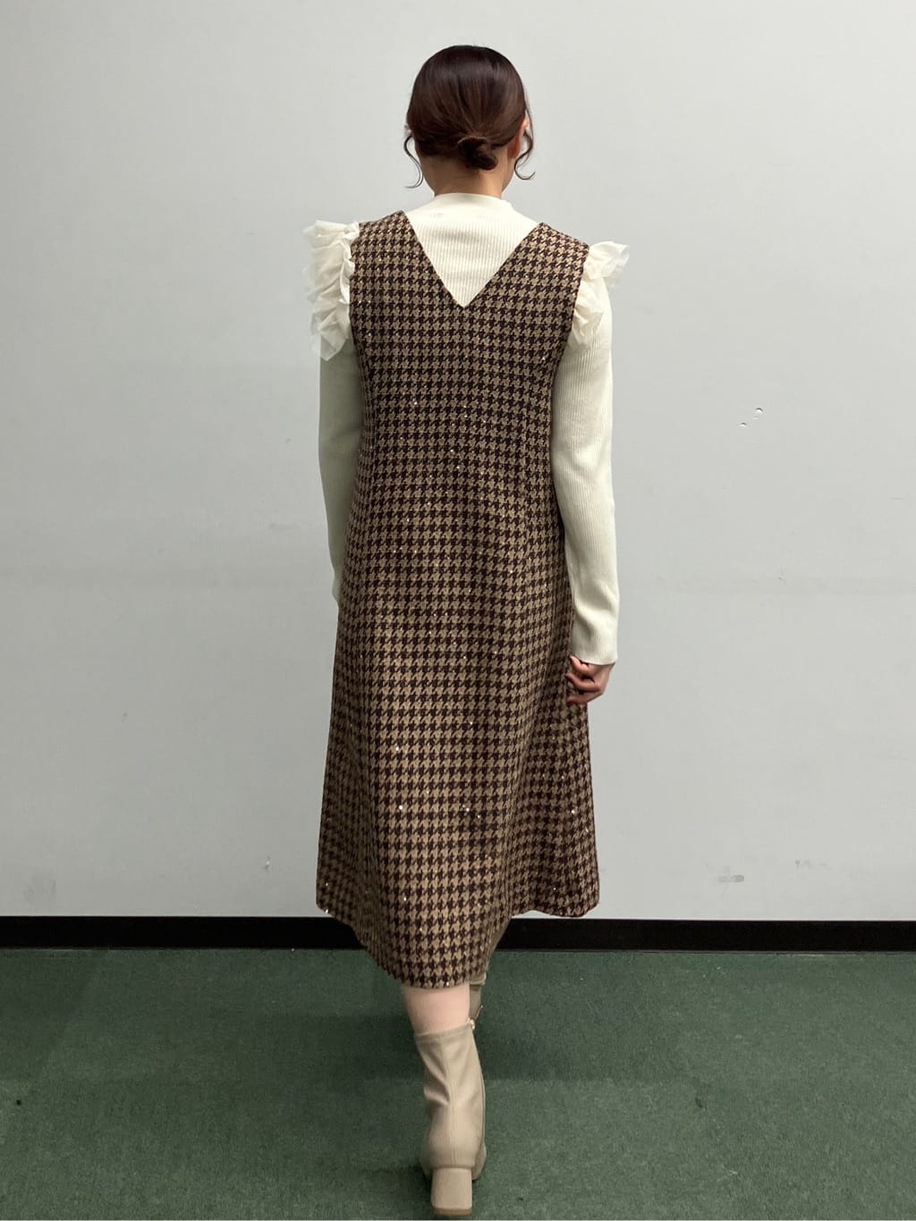 MAYUKIさんの「index｜ショルダーチュールフリルハイネックニット【洗濯機OK／抗ピル】」を使ったコーディネート