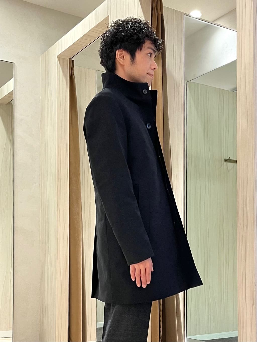 URAさんの「TAKEO KIKUCHI｜【ダウンライナー付き】ドビースタンドカラーコート」を使ったコーディネート