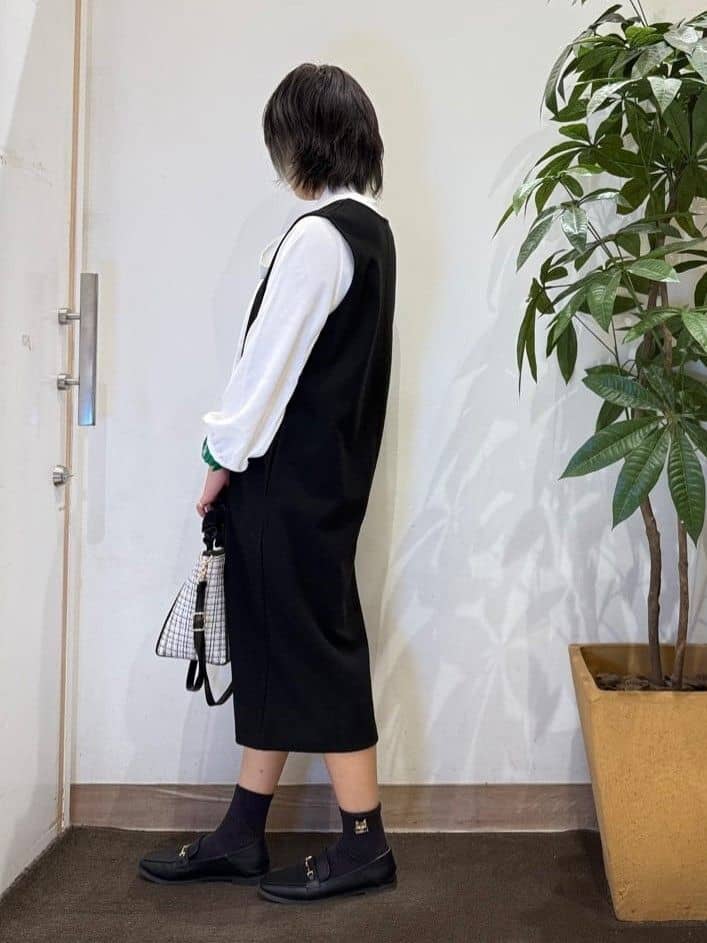 misakiさんの「SHOO･LA･RUE｜【2点セット/洗濯機可】時短でコーデが決まる ジャンドレ+リブインナー」を使ったコーディネート