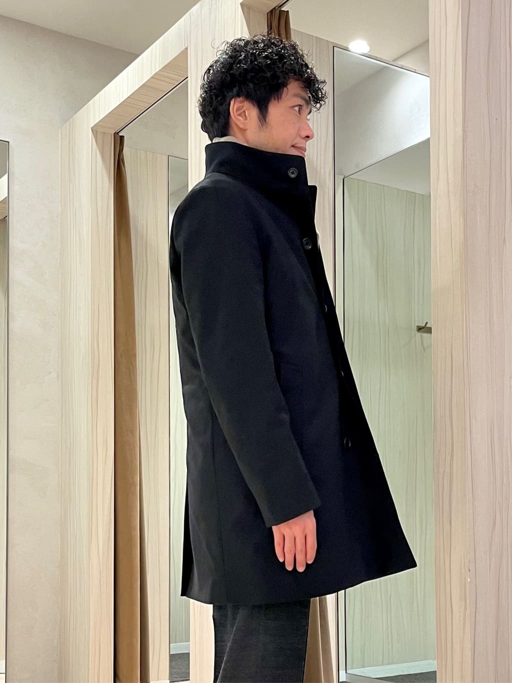 URAさんの「TAKEO KIKUCHI｜【ダウンライナー付き】ドビースタンドカラーコート」を使ったコーディネート