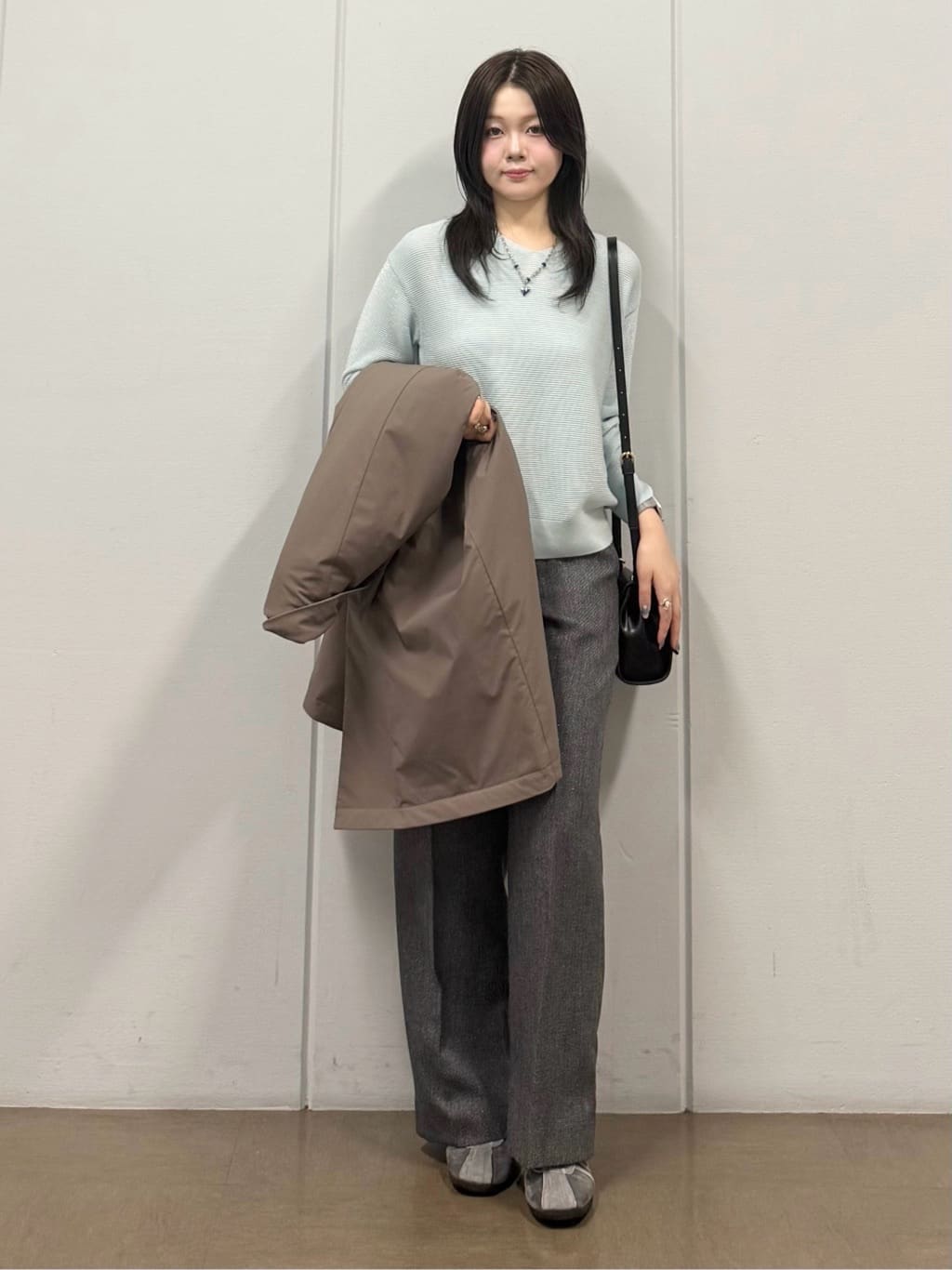 mizukiさんの「INDIVI｜【褒められパンツ/ウール調素材】ラメ混ワイドパンツ」を使ったコーディネート