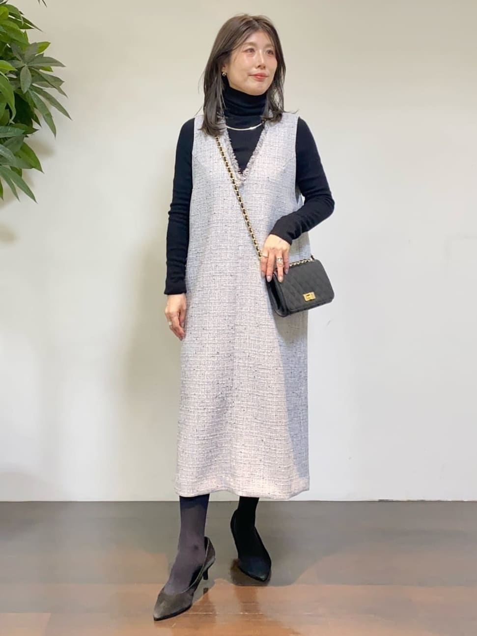 tomoさんの「UNTITLED｜【洗える/細見え】ツイード ジャンパースカート」を使ったコーディネート