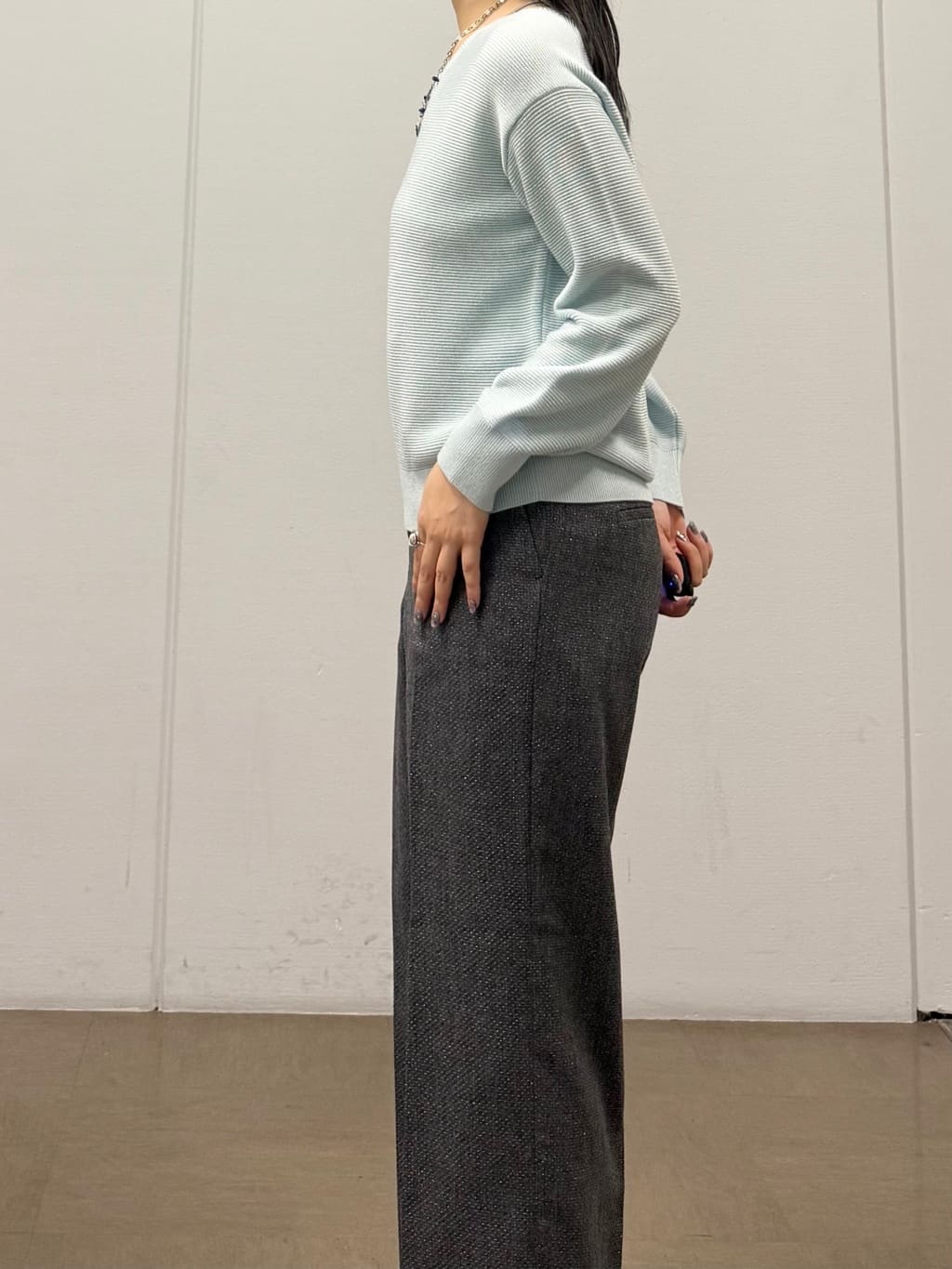 mizukiさんの「INDIVI｜【褒められパンツ/ウール調素材】ラメ混ワイドパンツ」を使ったコーディネート