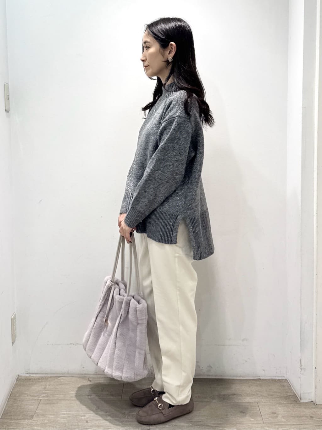 yuicciさんの「OPAQUE.CLIP｜ウォームタッチ テーパードパンツ【洗濯機洗OK／ストレッチ】」を使ったコーディネート