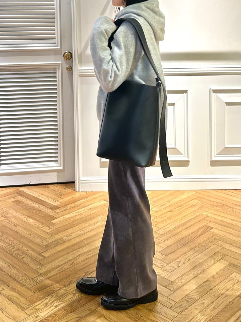 cocoさんの「DRESSTERIOR｜カシミヤブレンドフードニット」を使ったコーディネート