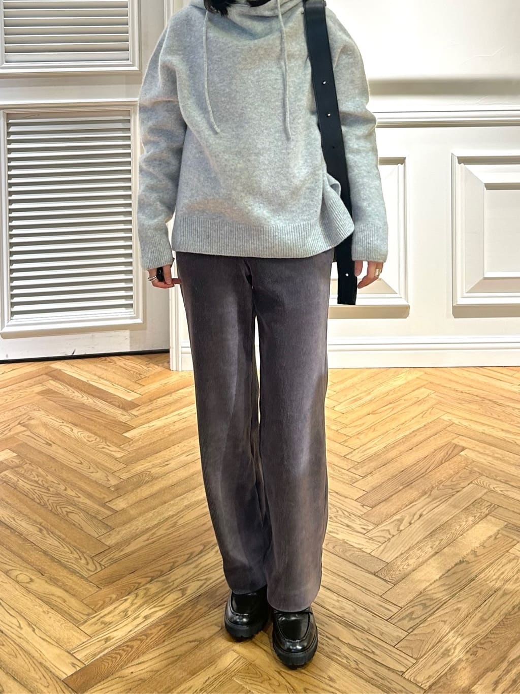 cocoさんの「DRESSTERIOR｜カシミヤブレンドフードニット」を使ったコーディネート