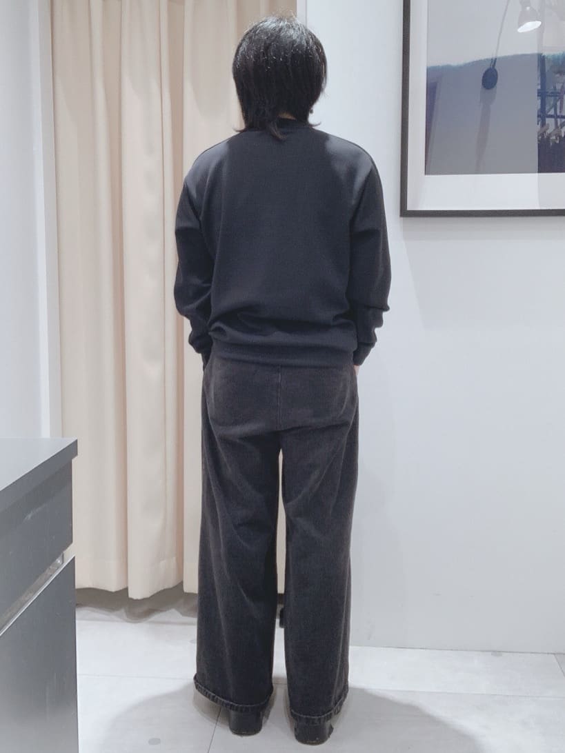 坂。さんの「THE SHOP TK｜【クリーンで大人っぽい】ロゴスウェット 洗濯機OK」を使ったコーディネート