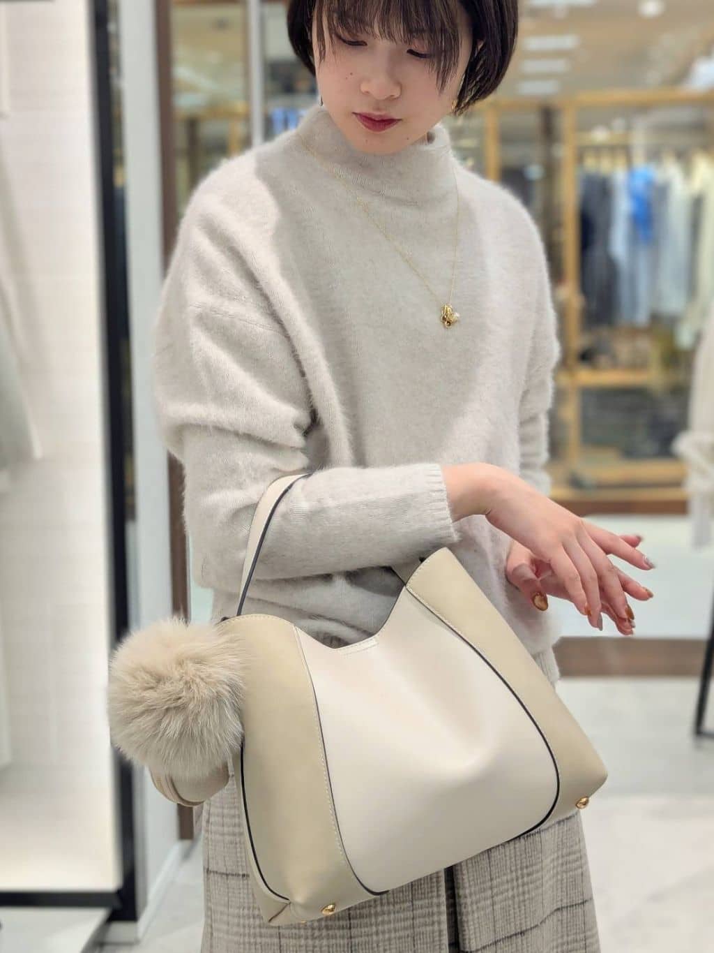 nonoさんの「UNTITLED｜【大人な品格/ふわふわニット】フォックスカシミヤ コクーンニット」を使ったコーディネート