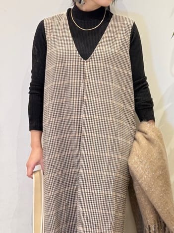 misakiさんの「SHOO･LA･RUE｜【2点セット/洗濯機可】時短でコーデが決まる ジャンドレ+リブインナー」を使ったコーディネート