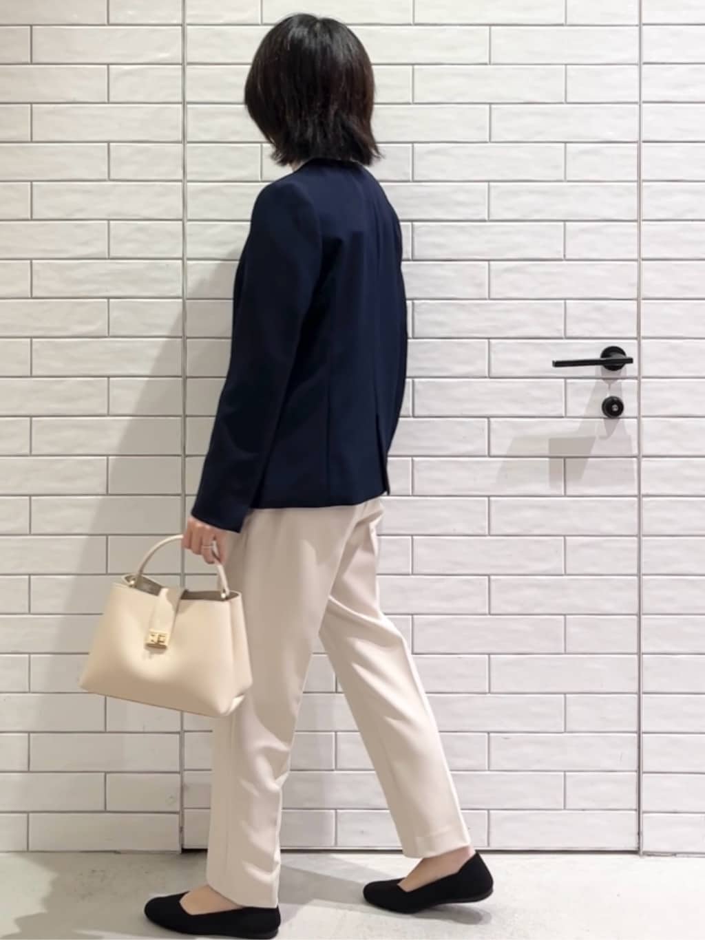 しおりさんの「OPAQUE.CLIP｜《通勤／セットアップ対応》 Vネックジャケット／ダブルクロス【洗濯機OK】」を使ったコーディネート