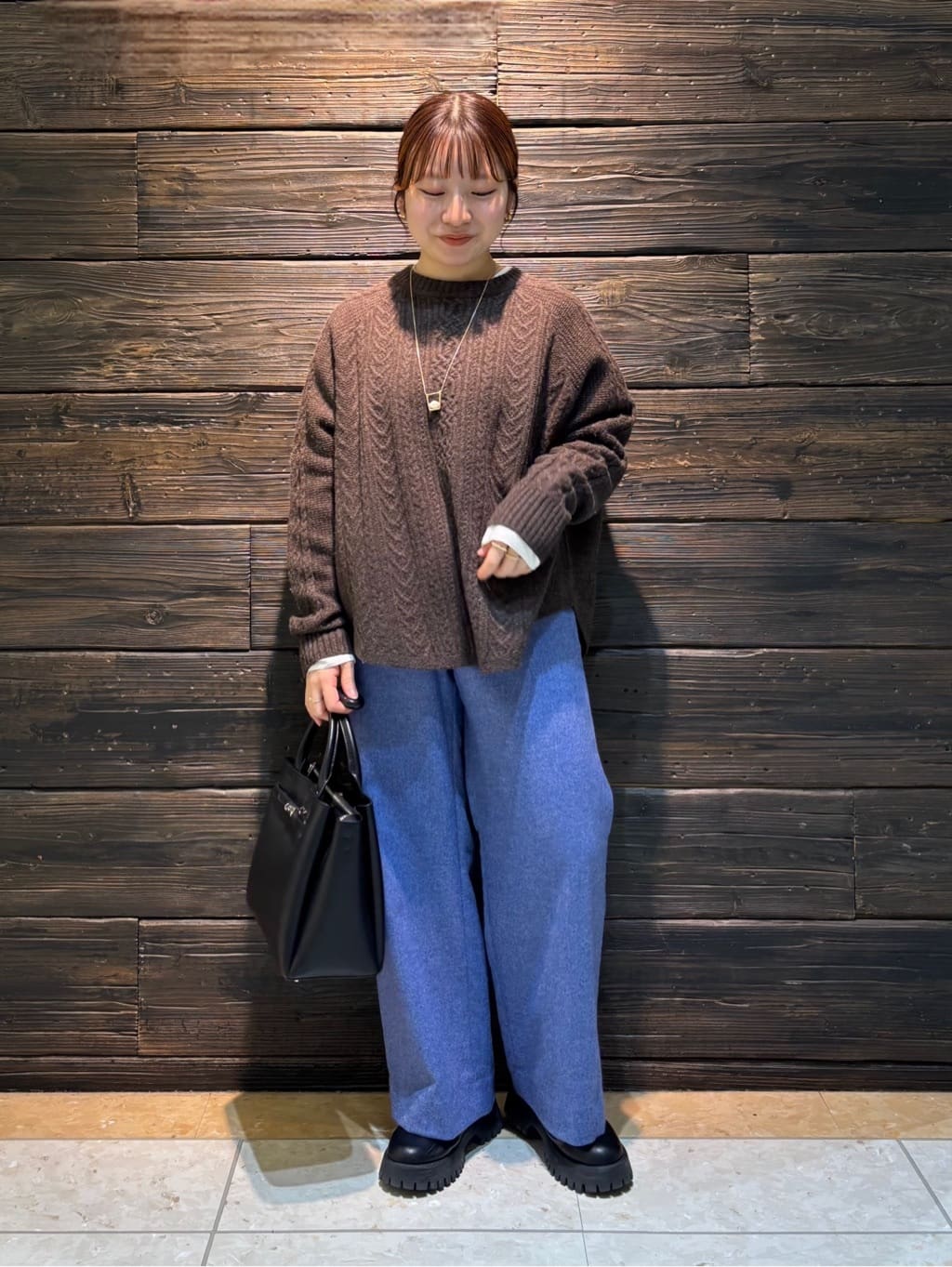 sakuさんの「INDIVI｜【褒められパンツ／ウール混】ウォームウール ワイドパンツ」を使ったコーディネート
