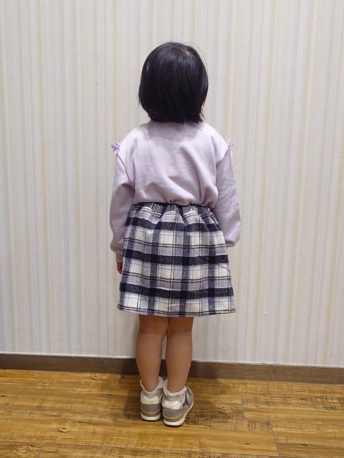 Yuiさんの「SHOO･LA･RUE｜【100-150cm】フェイクファーポケットチェック台形スカート」を使ったコーディネート