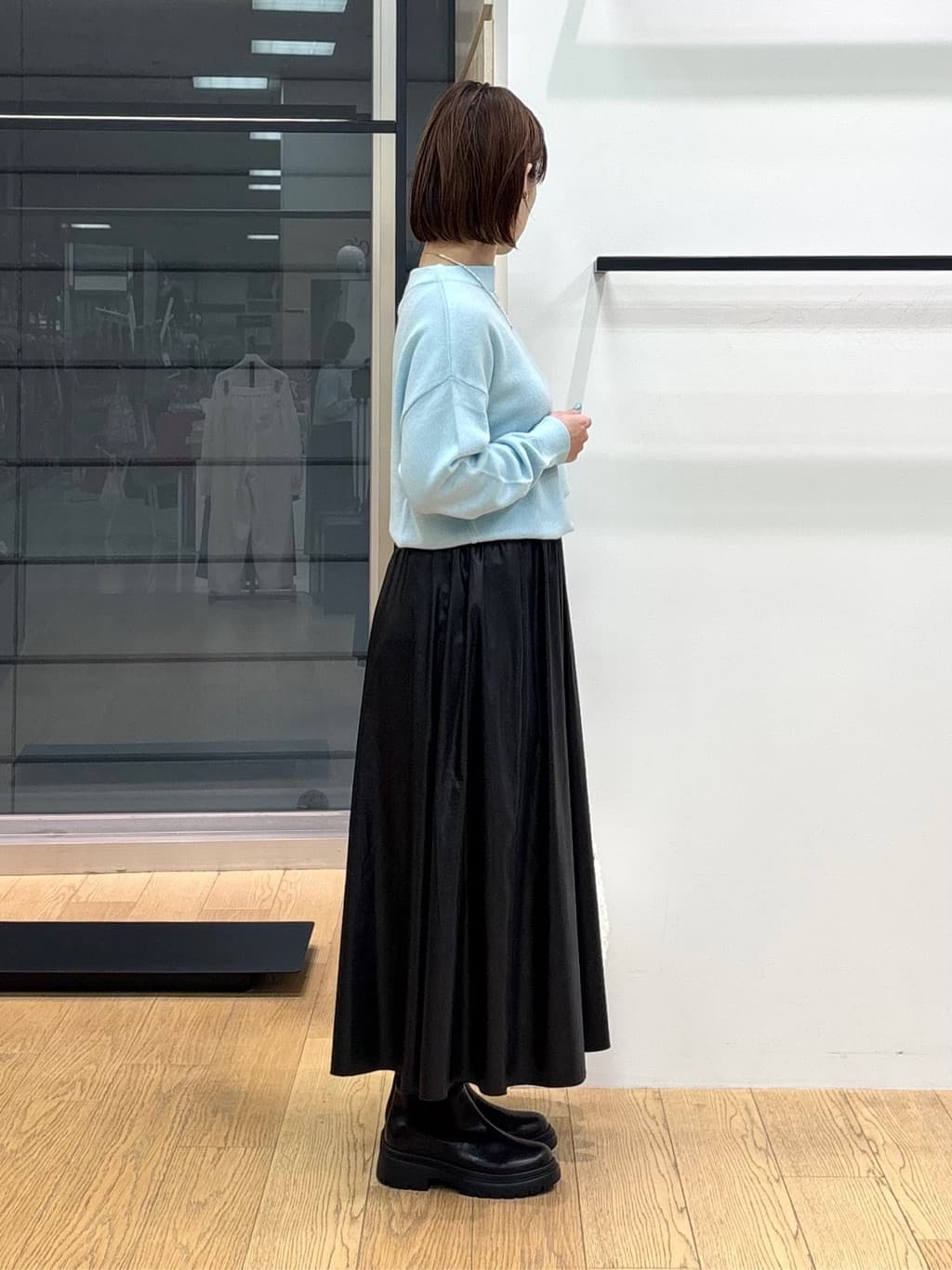 asamiさんの「INDIVI｜【洗える／カシミヤ混】ボトルネック ドルマンスリーブニット」を使ったコーディネート