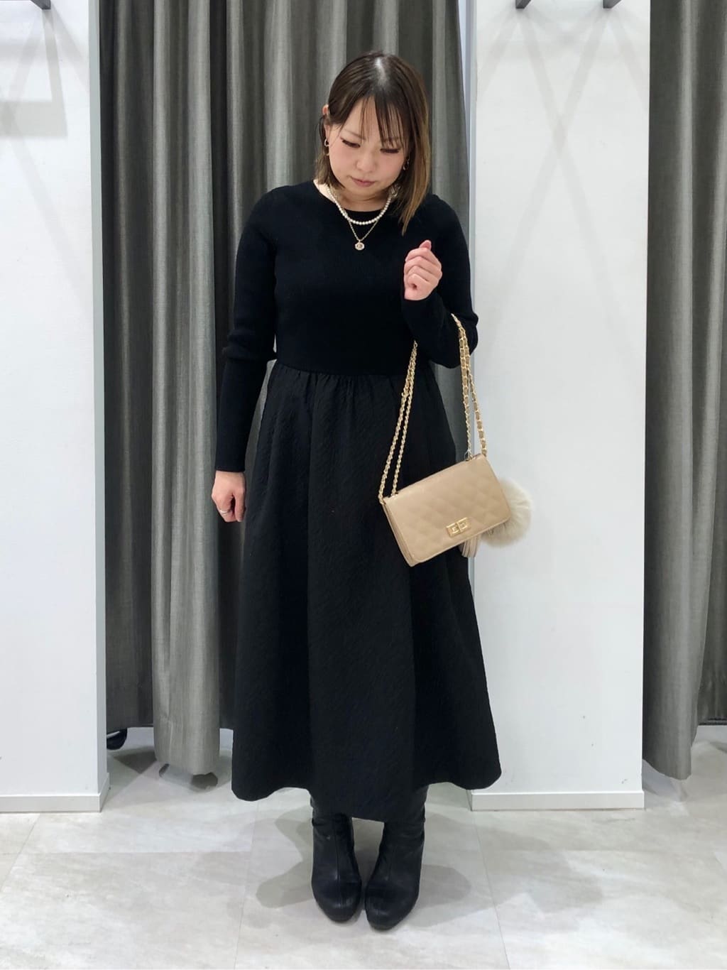 mamiさんの「UNTITLED｜【大人フェミニン/トレンド】ニット&times;ジャカード ドッキングワンピース」を使ったコーディネート