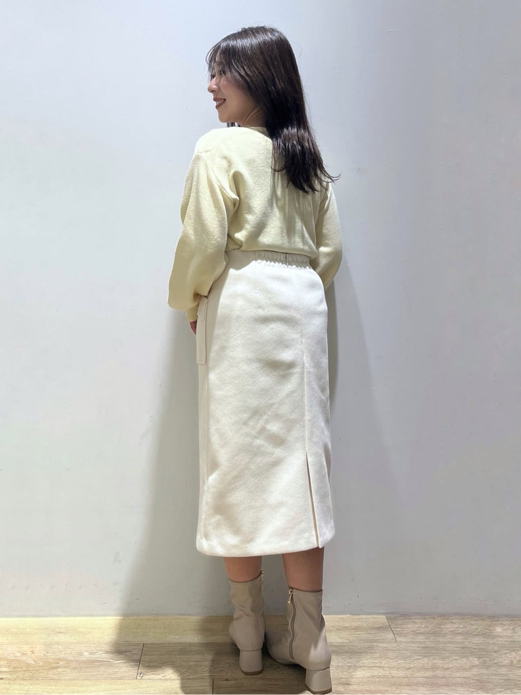さやかさんの「index｜ラメガーター編みボートネックニット【洗濯機OK】《8col／XS～LL》」を使ったコーディネート