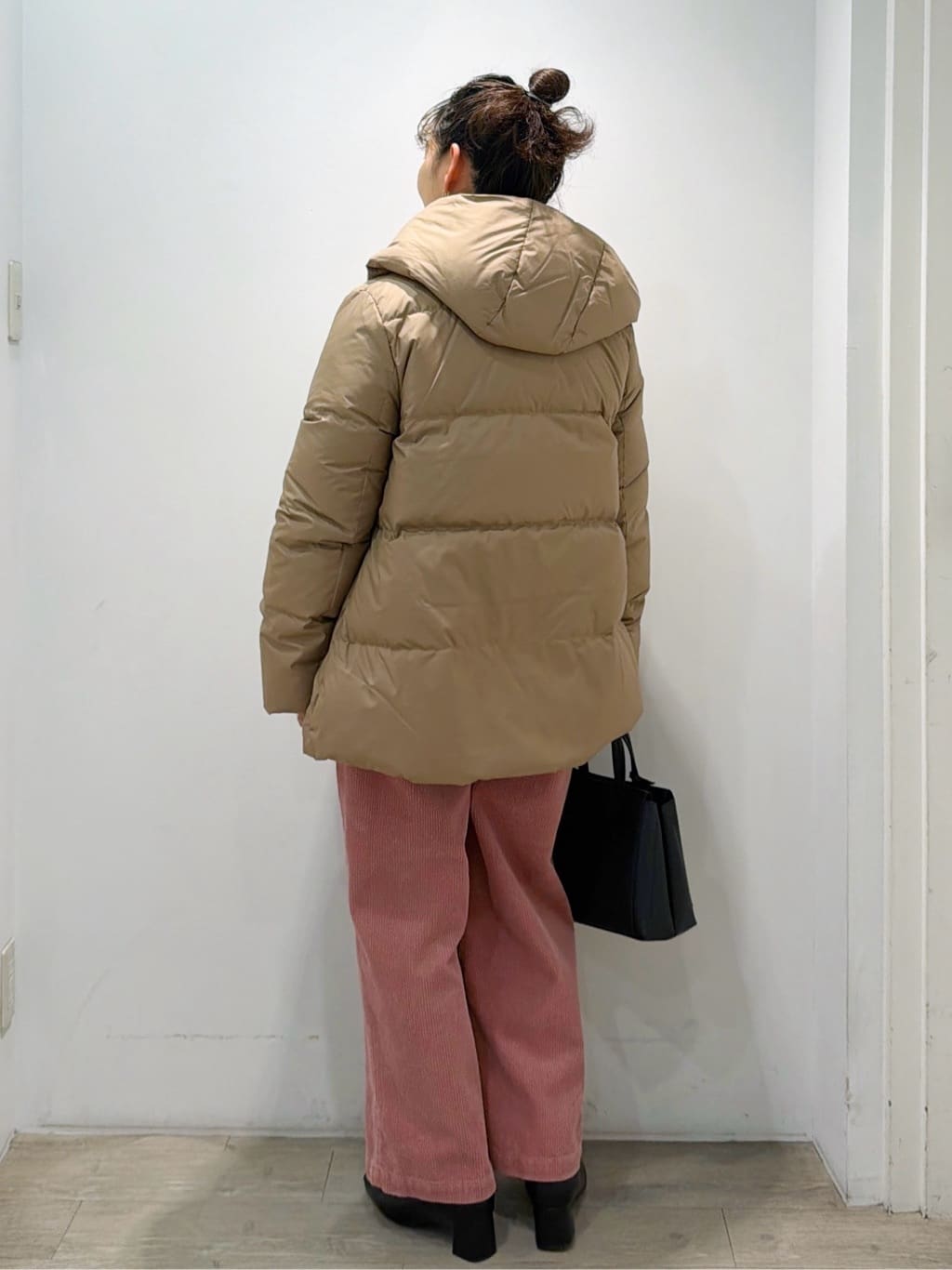 sumicaさんの「OPAQUE.CLIP｜コーデュロイタックワイドパンツ【洗濯機OK】」を使ったコーディネート