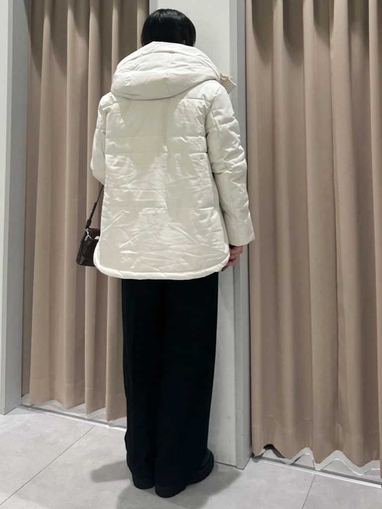 cottonさんの「THE SHOP TK｜【すっきり見えシルエット】上品ふわもこ中綿ブルゾン」を使ったコーディネート