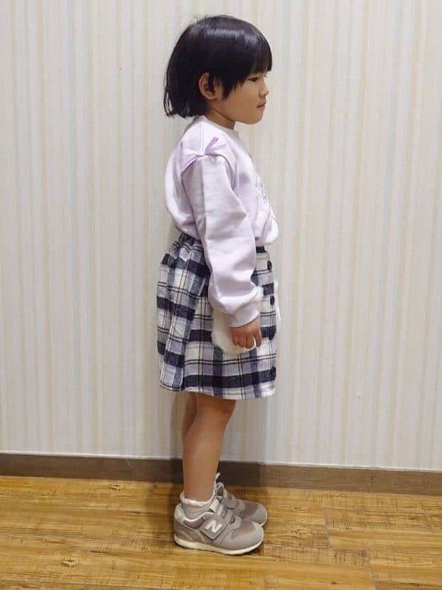 Yuiさんの「SHOO･LA･RUE｜【100-150cm】フェイクファーポケットチェック台形スカート」を使ったコーディネート