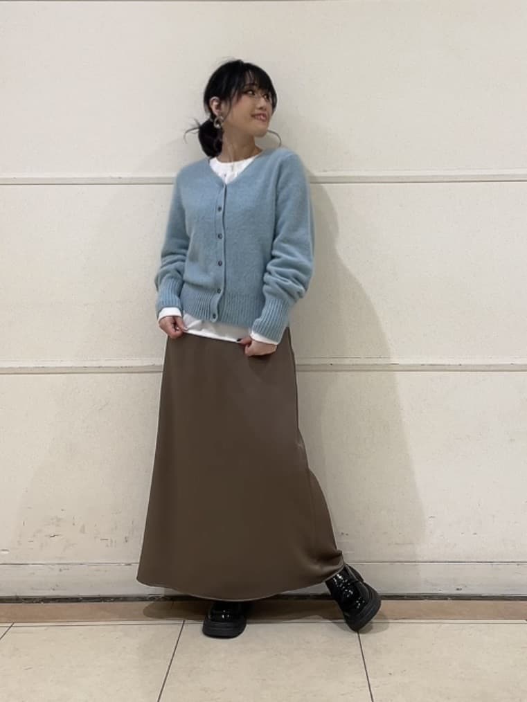 watanabeさんの「UNTITLED｜【ふわふわニット/前後2WAY】フォックスカシミヤカーディガン」を使ったコーディネート