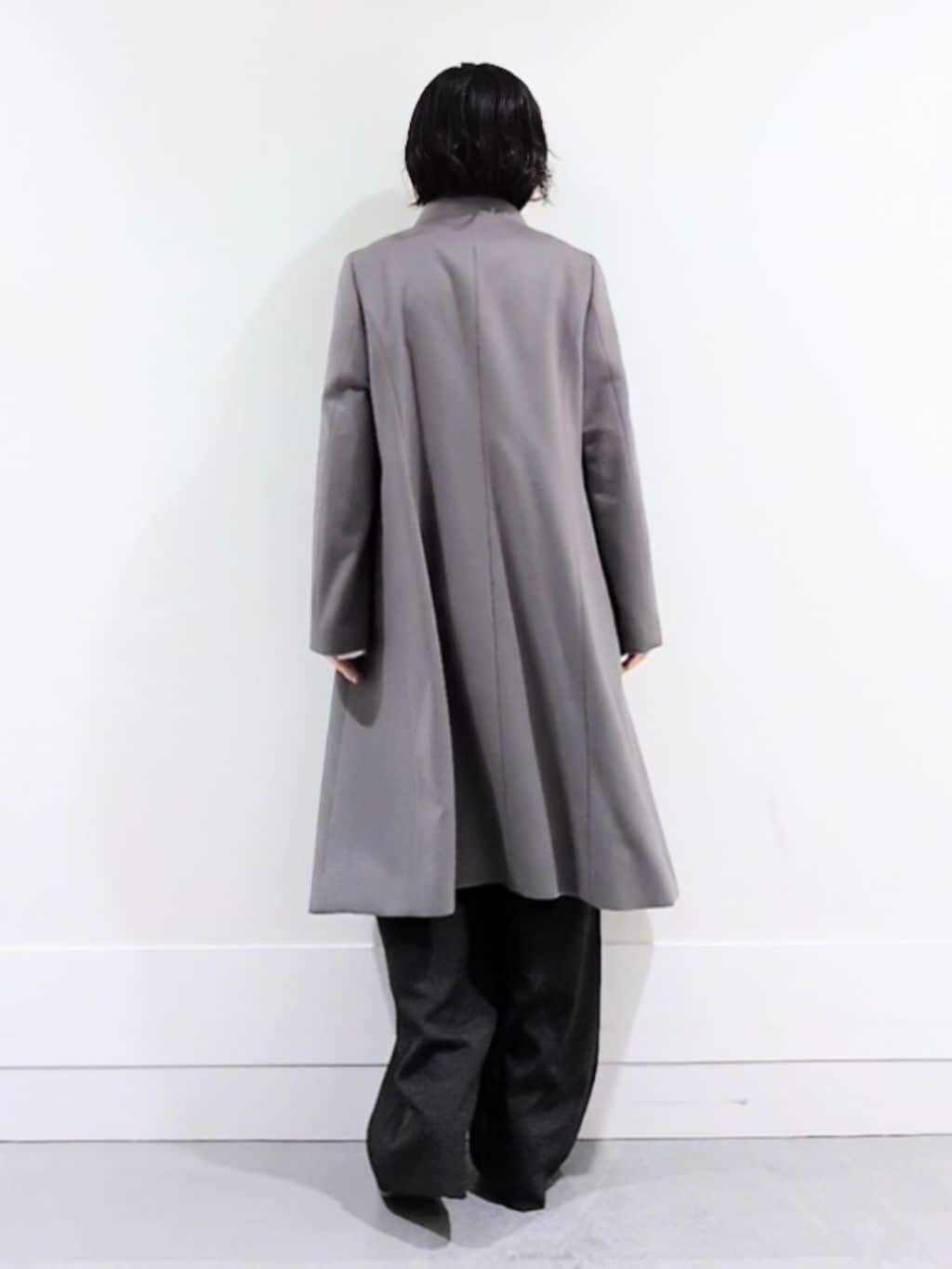 ミズタさんの「UNTITLED｜【きれいめ/スタイリッシュ】2WAYスタンドカラーロングコート」を使ったコーディネート