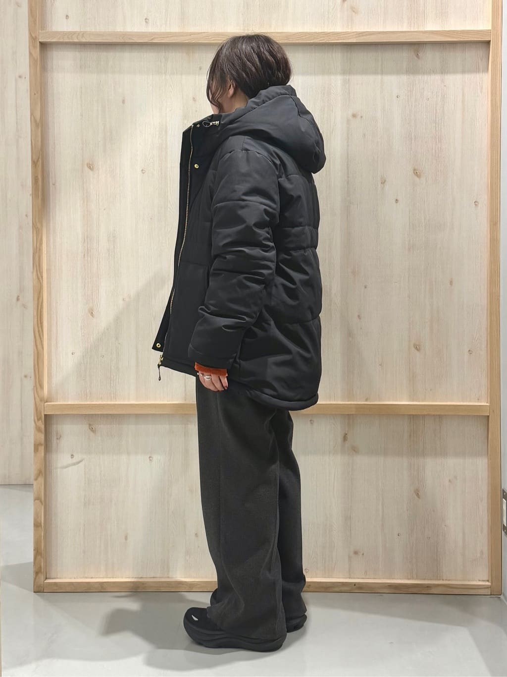 nanaさんの「THE SHOP TK｜【すっきり見えシルエット】上品ふわもこ中綿ブルゾン」を使ったコーディネート