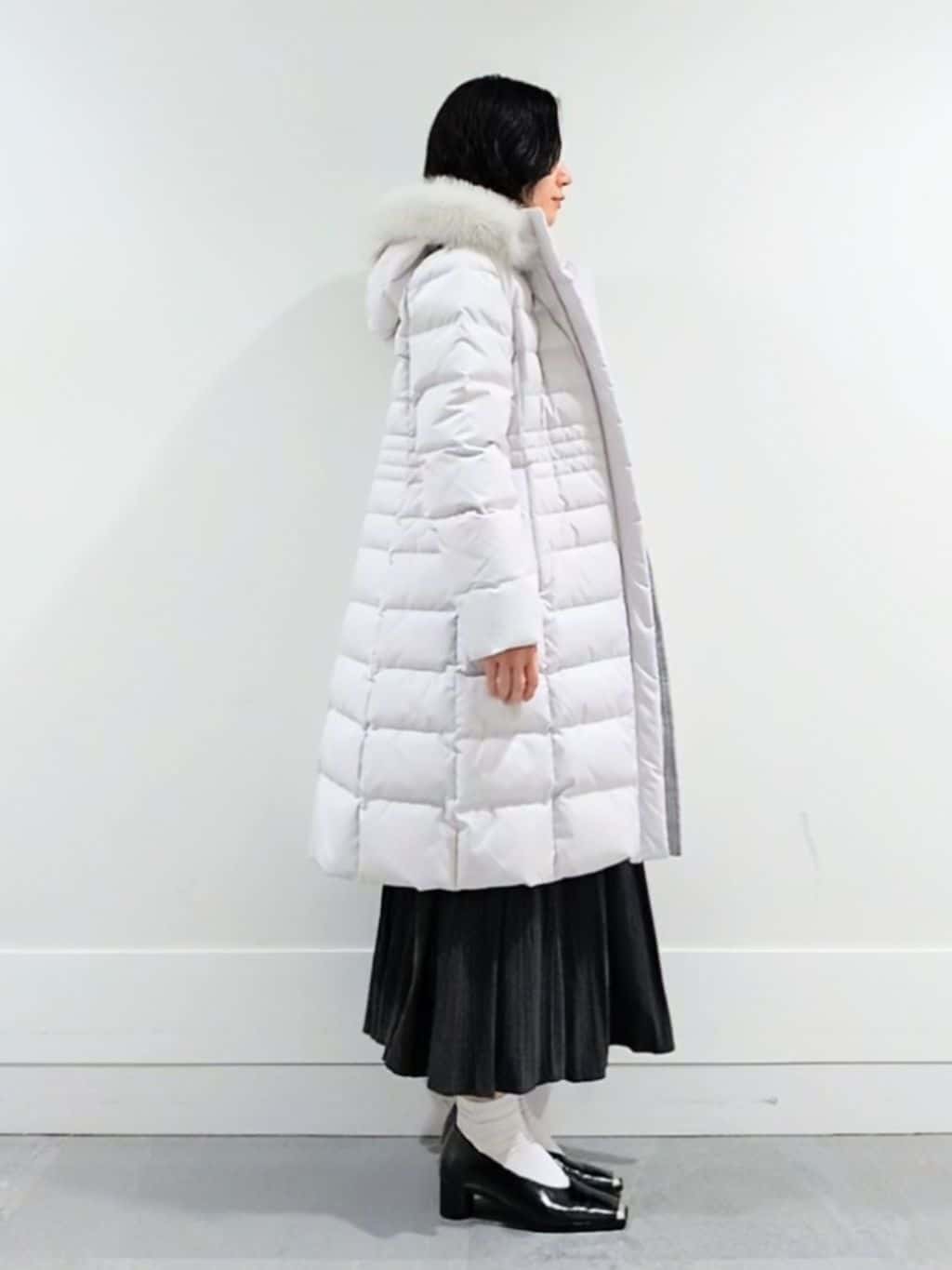 ミズタさんの「UNTITLED｜【はっ水機能/フード取り外し可/防寒】ロングダウンコート」を使ったコーディネート