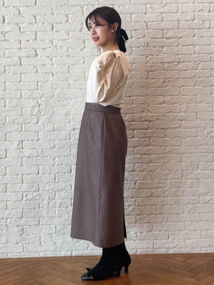 abeさんの「Couture brooch｜リボンカラーデザインニット」を使ったコーディネート